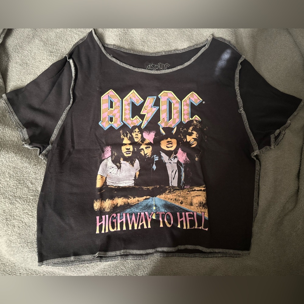 Crop Top. AC/DC.